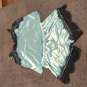 satin lingerie (2 pieces) medium